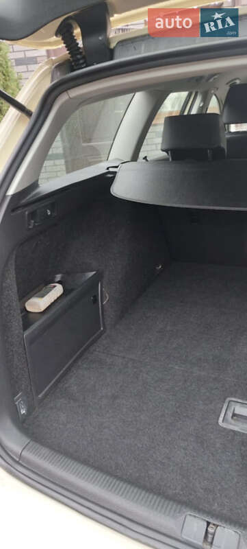 Універсал Volkswagen Passat 2012 в Нововолинську