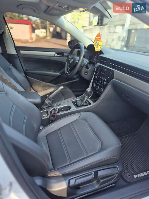 Седан Volkswagen Passat 2020 в Кривому Розі