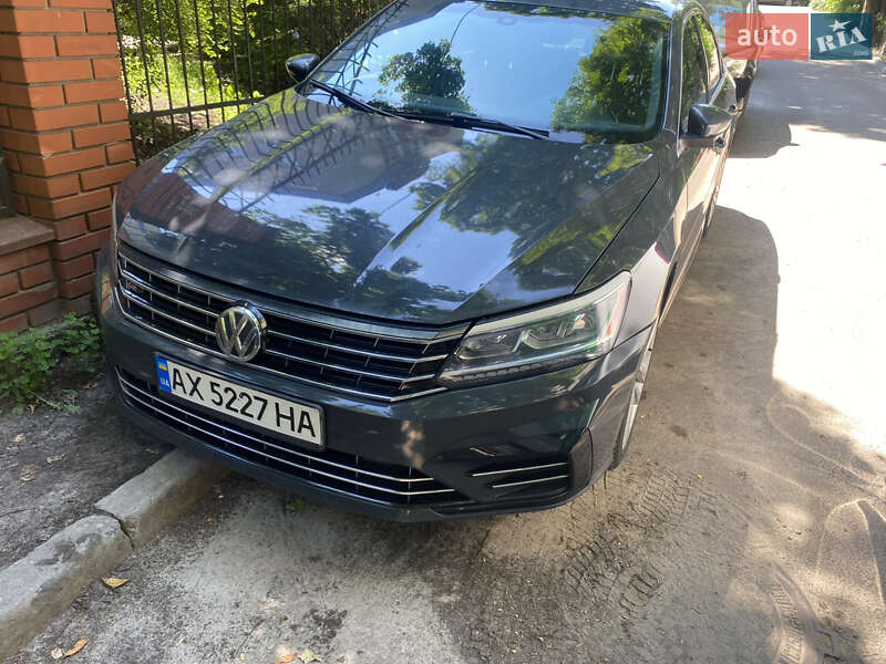 Седан Volkswagen Passat 2017 в Киеве