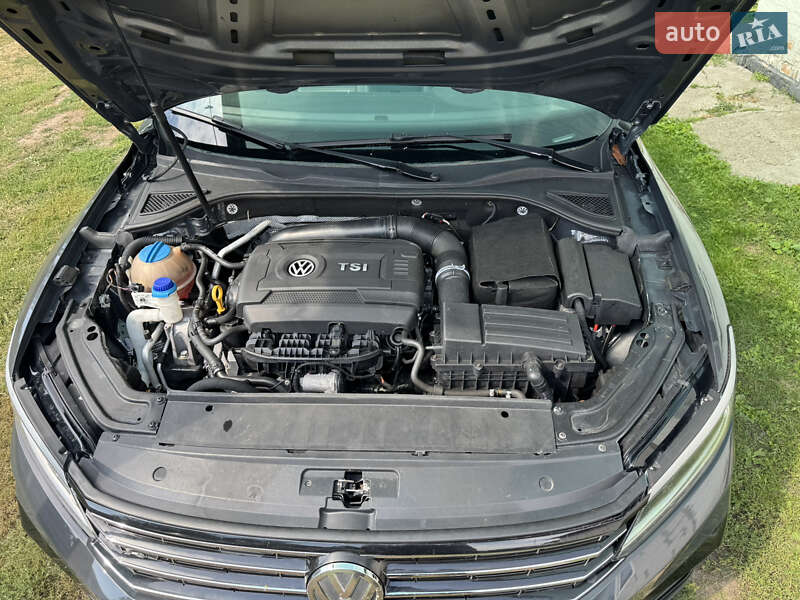 Седан Volkswagen Passat 2017 в Киеве