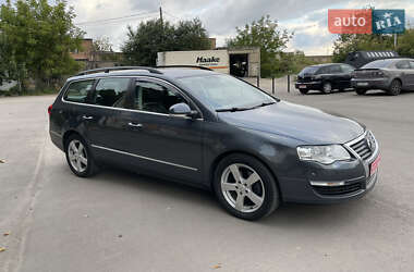 Універсал Volkswagen Passat 2010 в Рівному