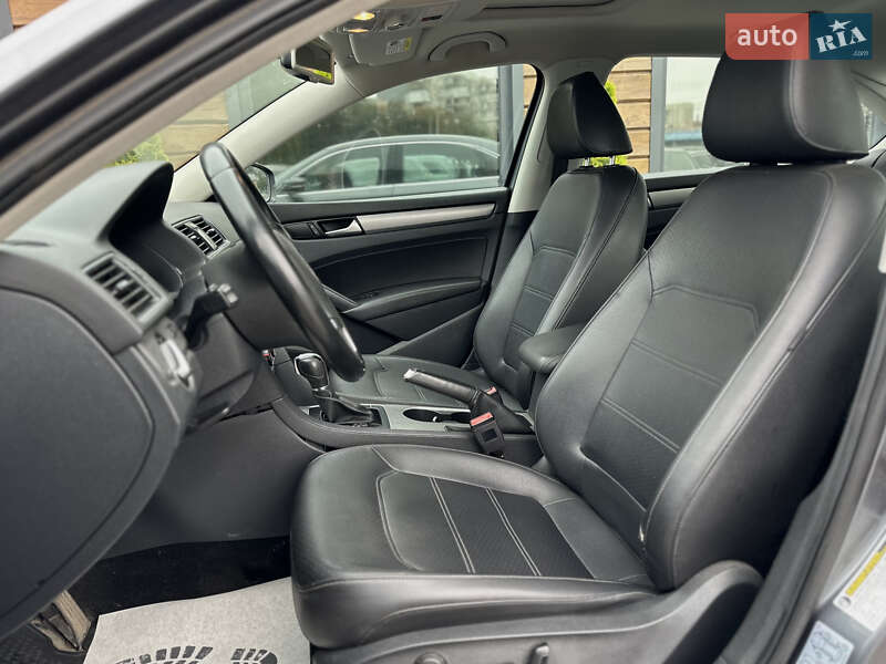 Седан Volkswagen Passat 2013 в Шептицькому