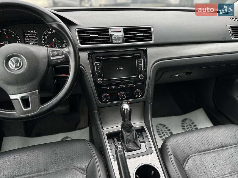 Седан Volkswagen Passat 2013 в Шептицькому