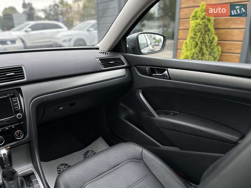 Седан Volkswagen Passat 2013 в Шептицькому
