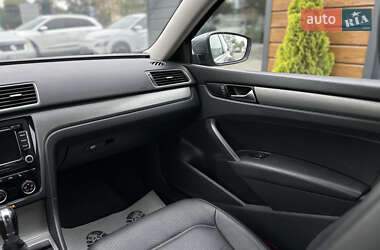 Седан Volkswagen Passat 2013 в 