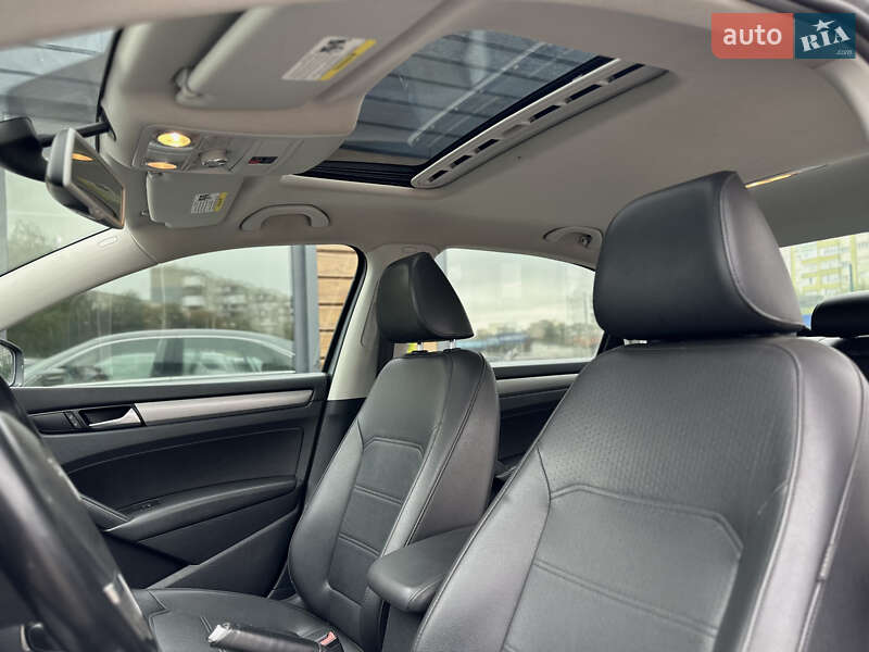 Седан Volkswagen Passat 2013 в Шептицькому