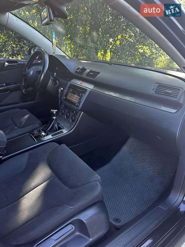 Универсал Volkswagen Passat 2007 в Вижнице