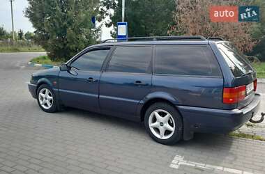 Универсал Volkswagen Passat 1994 в Куликове