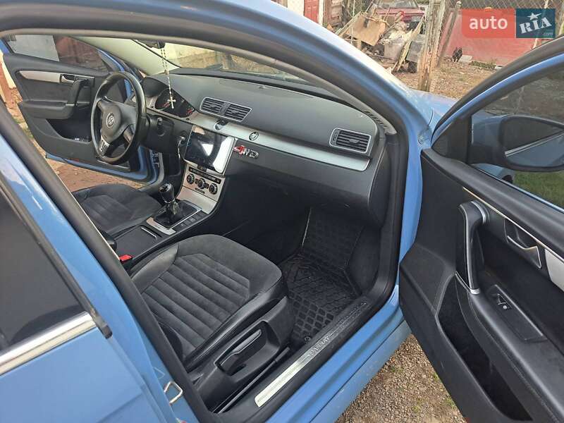 Универсал Volkswagen Passat 2012 в Стрые