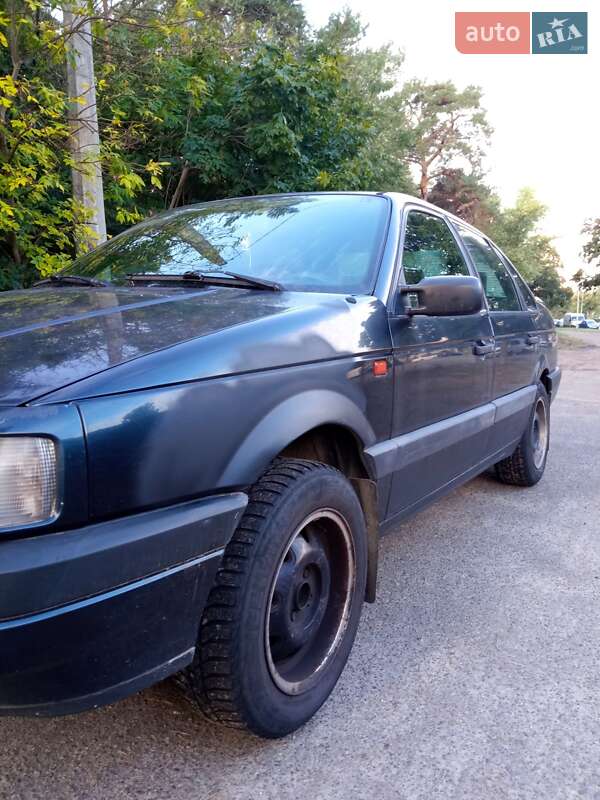 Седан Volkswagen Passat 1990 в Киеве