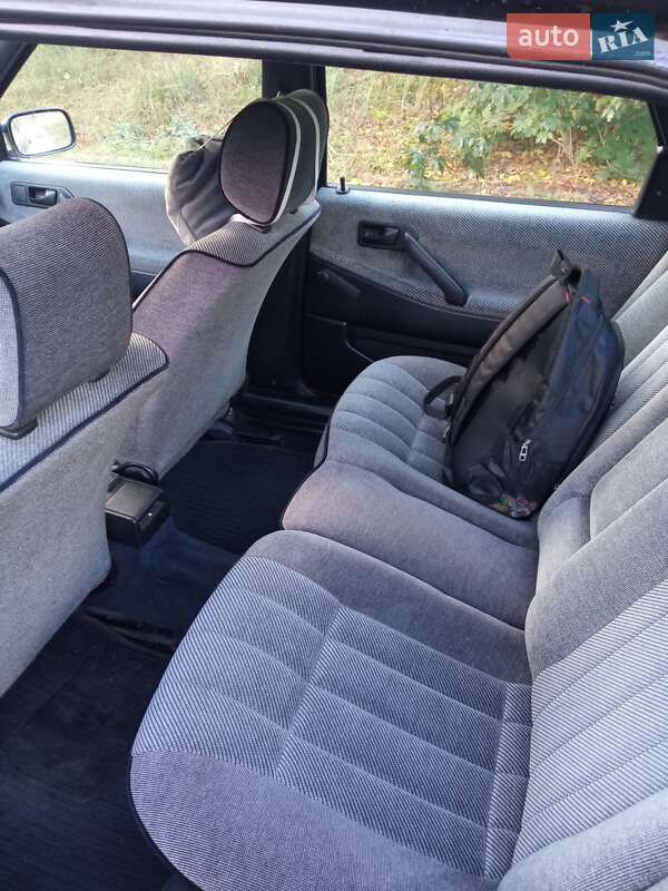 Седан Volkswagen Passat 1990 в Киеве