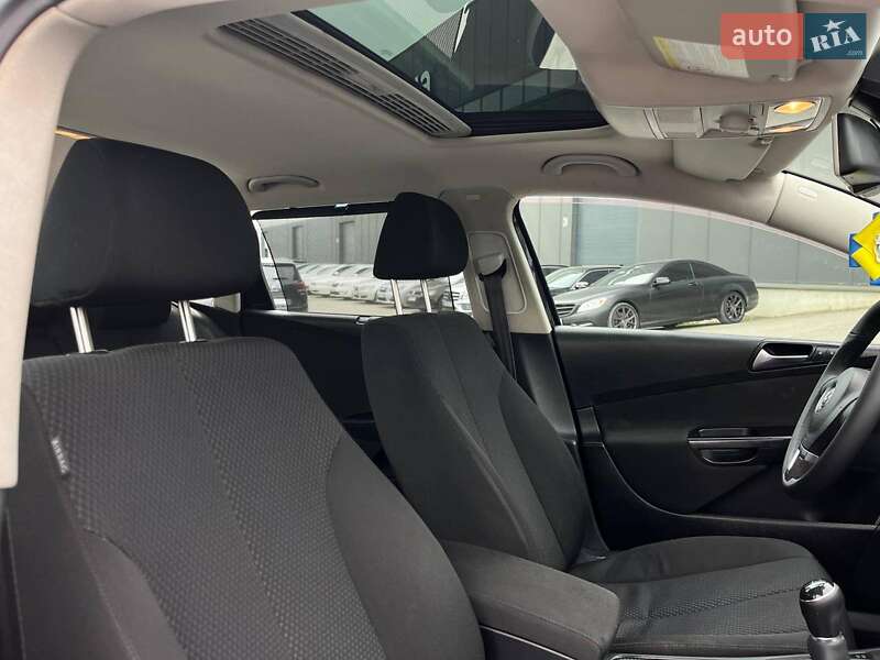 Універсал Volkswagen Passat 2009 в Львові