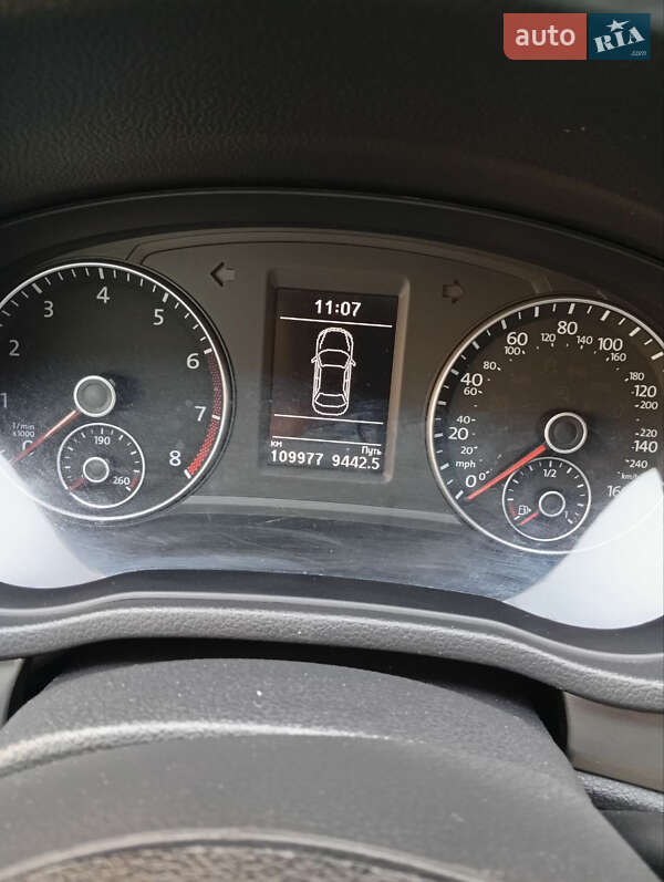 Седан Volkswagen Passat 2015 в Лохвице