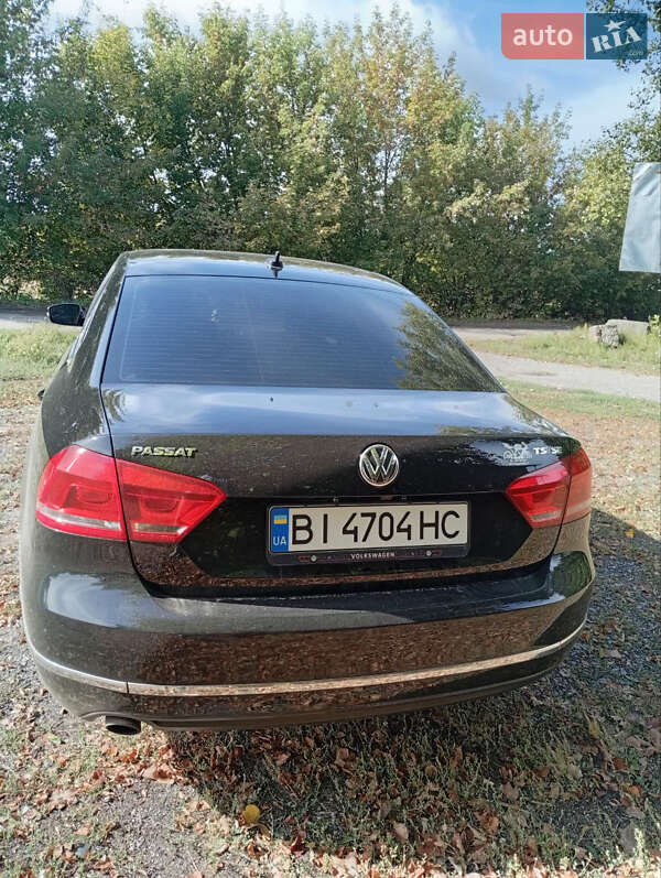Седан Volkswagen Passat 2015 в Лохвице