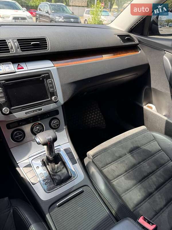 Седан Volkswagen Passat 2008 в Києві