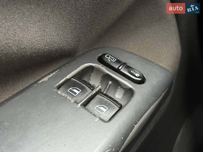 Универсал Volkswagen Passat 2004 в Киеве