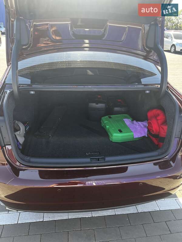 Седан Volkswagen Passat 2013 в Миколаєві