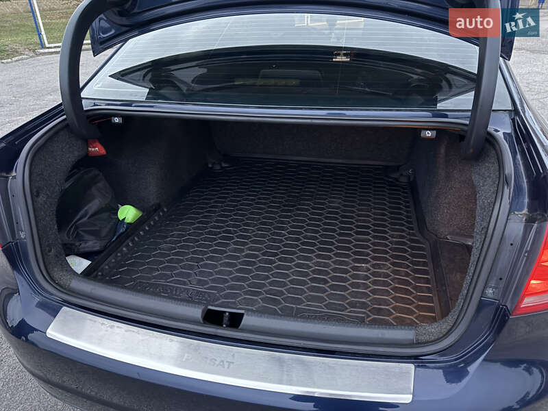 Седан Volkswagen Passat 2012 в Полтаве