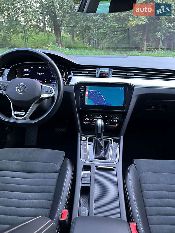 Универсал Volkswagen Passat 2022 в Бориславе