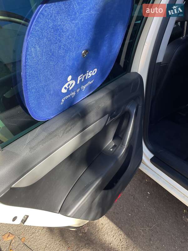 Универсал Volkswagen Passat 2012 в Киеве