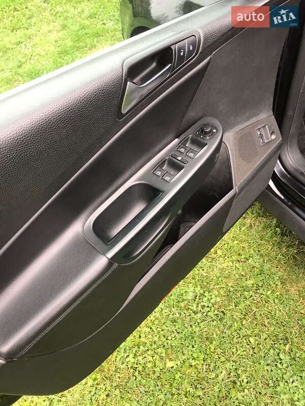 Седан Volkswagen Passat 2010 в Ярмолинцах