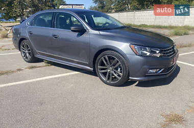 Седан Volkswagen Passat 2017 в 