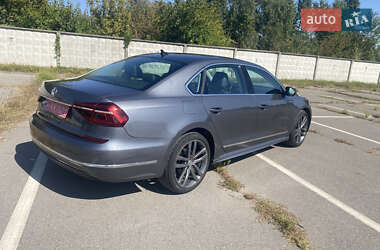 Седан Volkswagen Passat 2017 в 