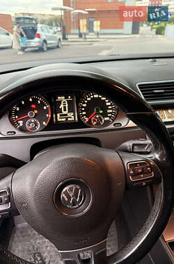 Универсал Volkswagen Passat 2012 в 