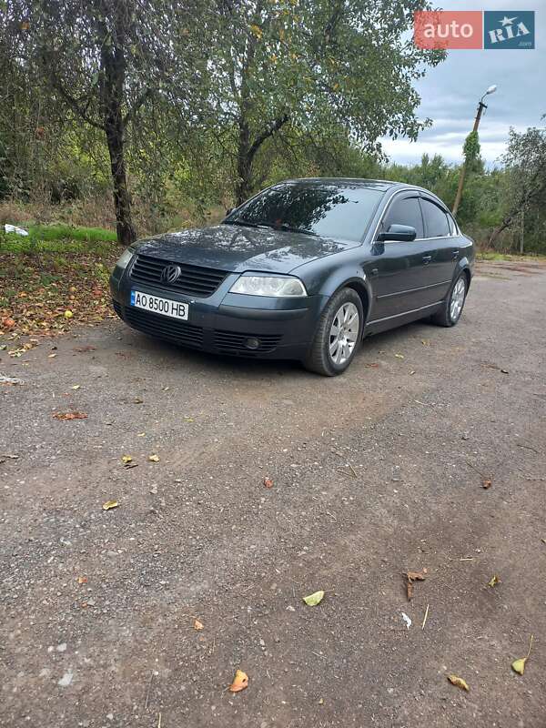 Седан Volkswagen Passat 2003 в Виноградове