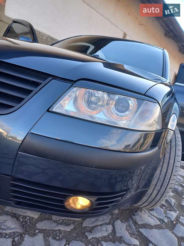 Седан Volkswagen Passat 2003 в Виноградове