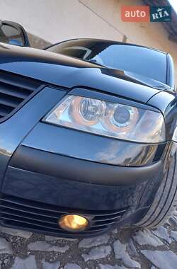 Седан Volkswagen Passat 2003 в 