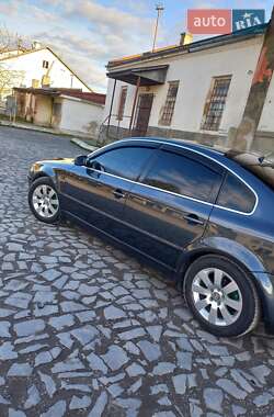 Седан Volkswagen Passat 2003 в 