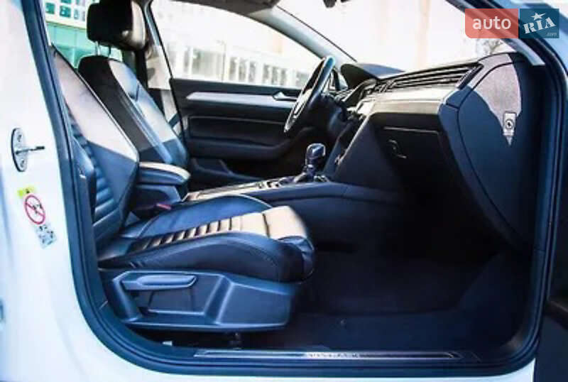 Універсал Volkswagen Passat 2017 в Дніпрі