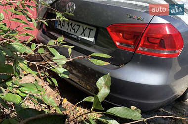 Седан Volkswagen Passat 2013 в Києві