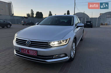 Седан Volkswagen Passat 2019 в Хмельницком