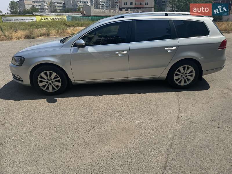 Універсал Volkswagen Passat 2012 в Херсоні
