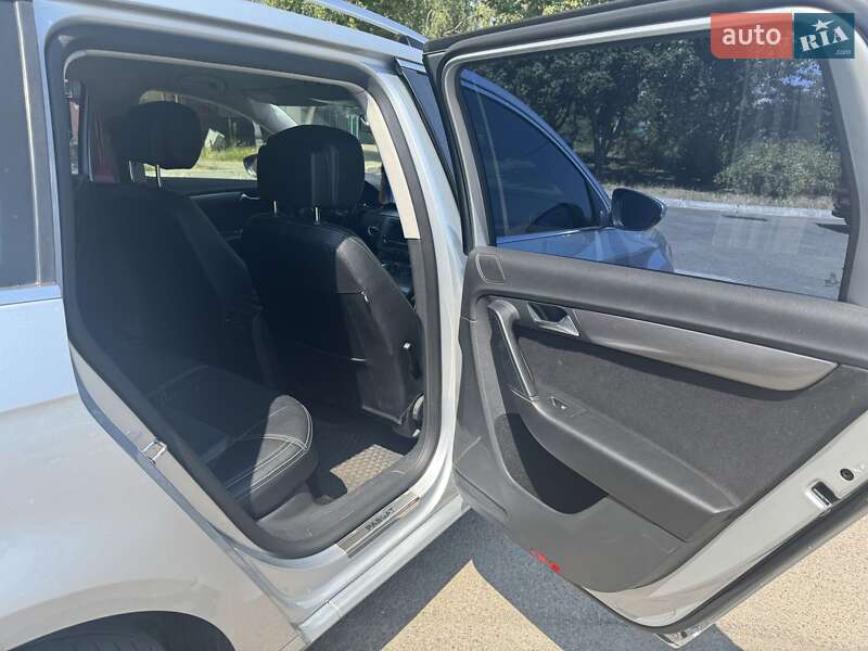 Універсал Volkswagen Passat 2012 в Херсоні