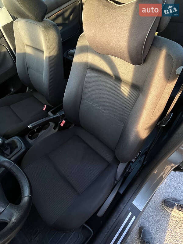 Седан Volkswagen Passat 2001 в Тернополе фото 44 Седан Volkswagen Passat 2001 в Тернополе