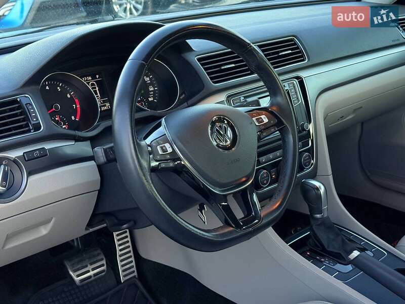 Седан Volkswagen Passat 2018 в Харькове
