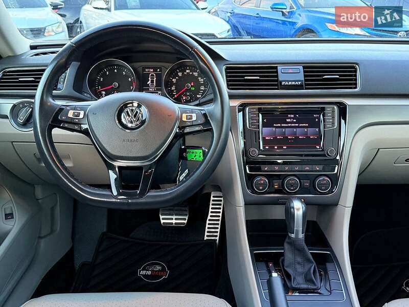Седан Volkswagen Passat 2018 в Харькове