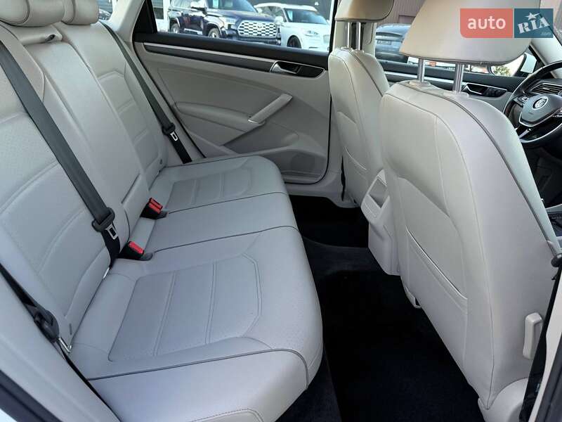 Седан Volkswagen Passat 2018 в Харькове