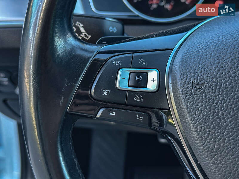 Седан Volkswagen Passat 2016 в Радивиліві