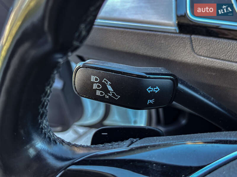 Седан Volkswagen Passat 2016 в Радивиліві