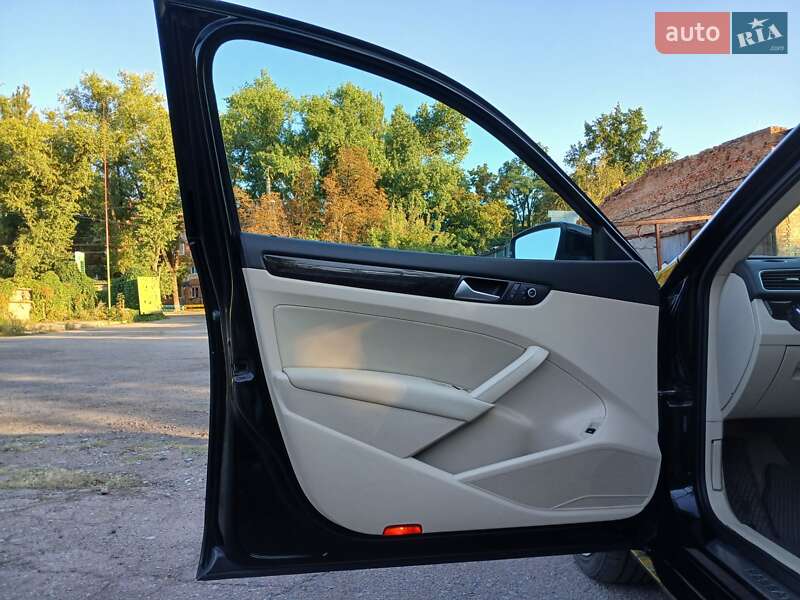 Седан Volkswagen Passat 2013 в Чернигове