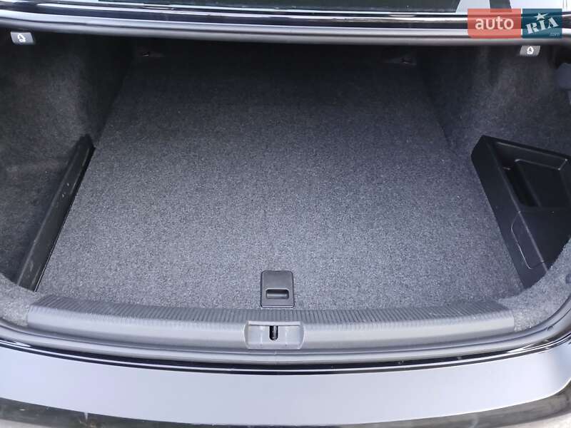 Седан Volkswagen Passat 2013 в Чернигове