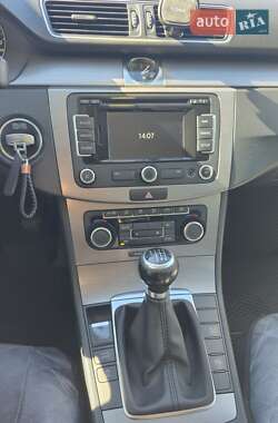 Універсал Volkswagen Passat 2011 в 