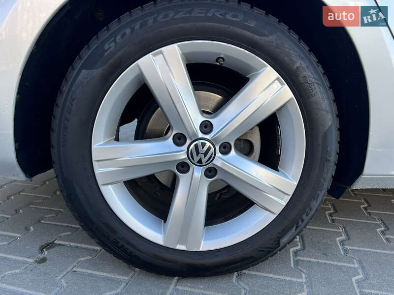 Седан Volkswagen Passat 2015 в Боярке