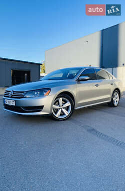 Седан Volkswagen Passat 2011 в Киеве