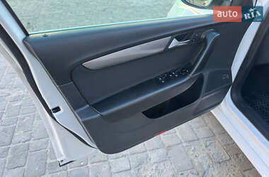 Универсал Volkswagen Passat 2011 в 