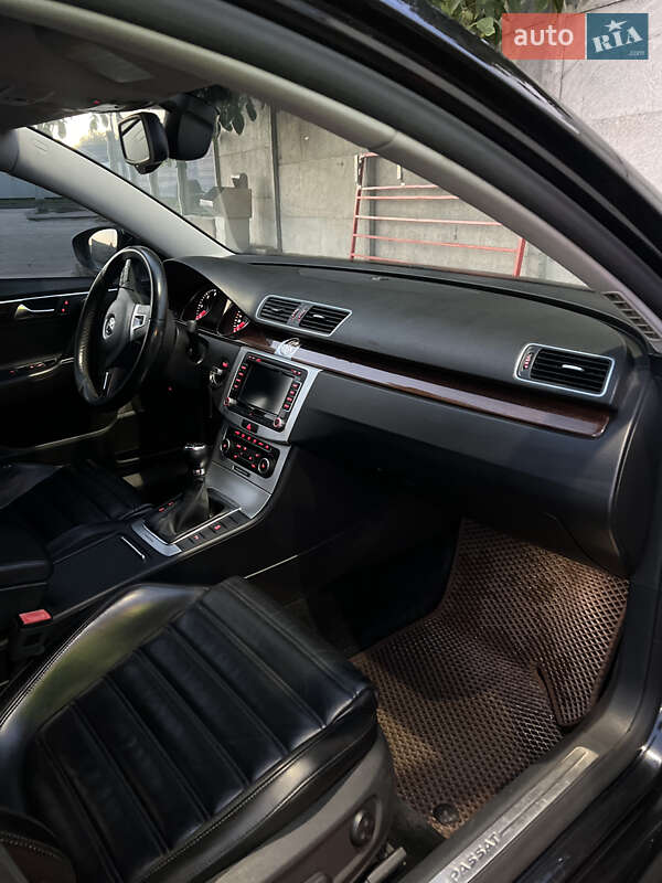 Универсал Volkswagen Passat 2011 в Косове